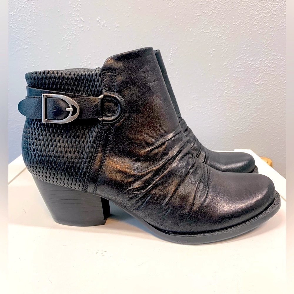 Baretraps Reinella Black Ankle Boot Women’s Size 8